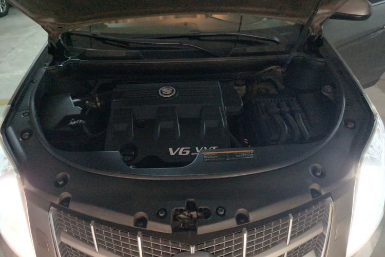 Used Cadillac SRX 2011 3.0L Flagship Edition Engine Bay