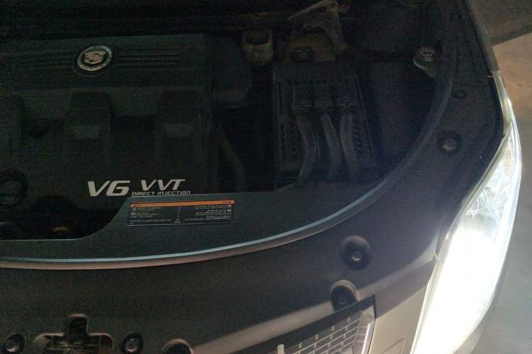 Used Cadillac SRX 2011 3.0L Flagship Edition Engine Bay Left