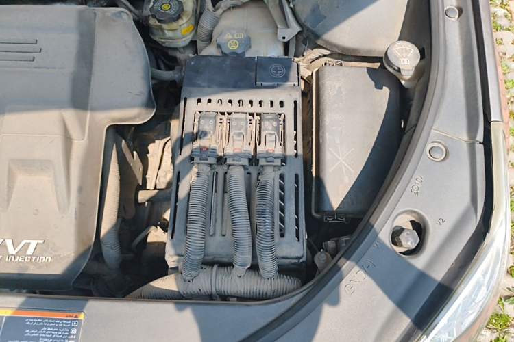 Used Cadillac SRX 2011 3.0L Flagship Edition Engine Bay Left