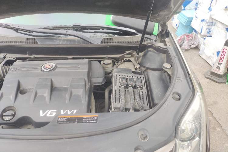 Used Cadillac SRX 2011 3.0L Flagship Edition Engine Bay Left