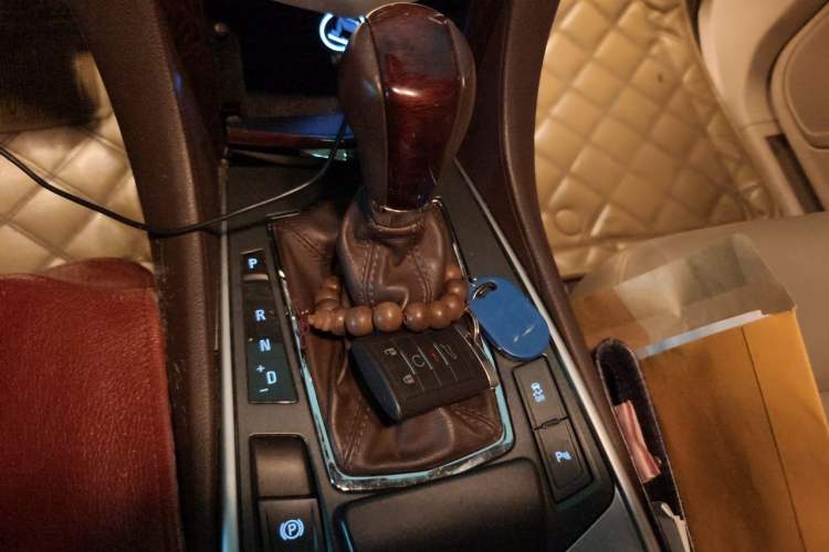 Used Cadillac SRX 2011 3.0L Flagship Edition Gear Lever