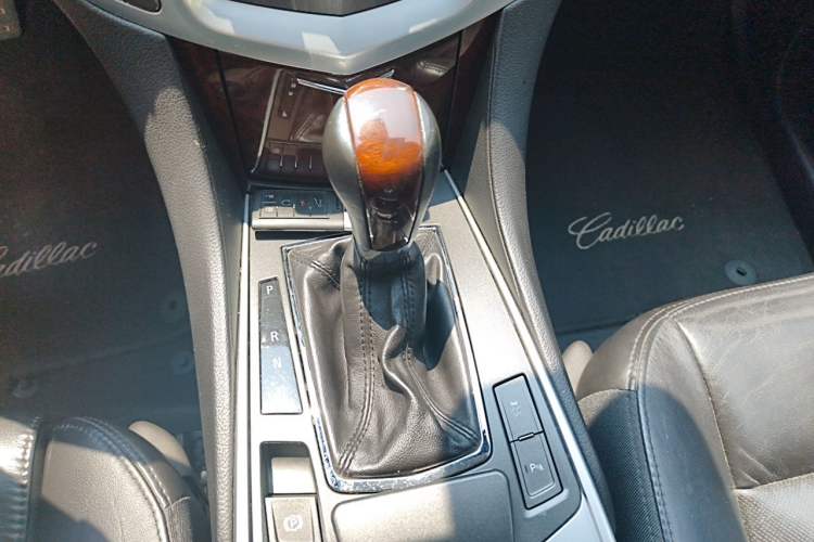 Used Cadillac SRX 2011 3.0L Flagship Edition Gear Lever