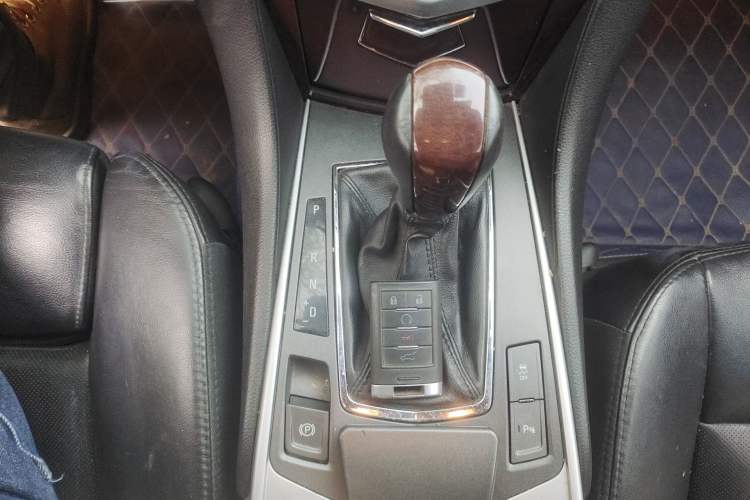 Used Cadillac SRX 2011 3.0L Flagship Edition Gear Lever