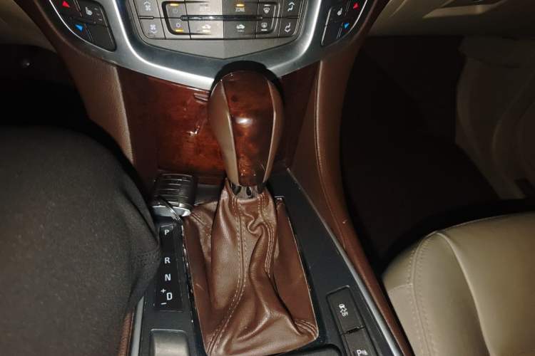 Used Cadillac SRX 2011 3.0L Luxury Model Gear Lever
