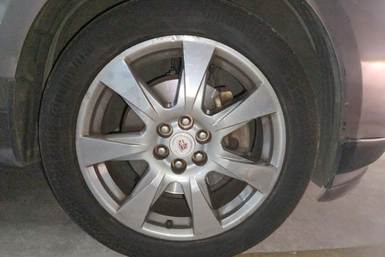 Used Cadillac SRX 2011 3.0L Flagship Edition Right Front Wheel Hub