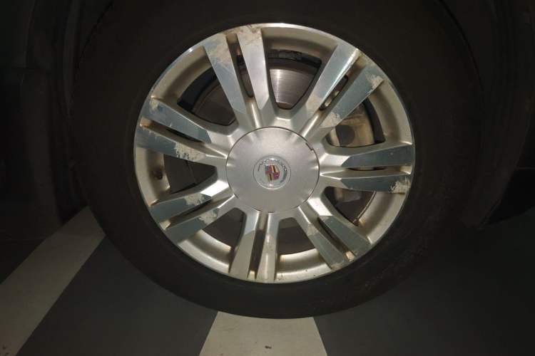 Used Cadillac SRX 2011 3.0L Luxury Model Right Front Wheel Hub