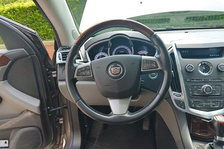 Used Cadillac SRX 2011 3.0L Flagship Edition Steering Wheel