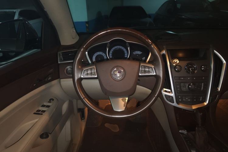 Used Cadillac SRX 2011 3.0L Luxury Model Steering Wheel