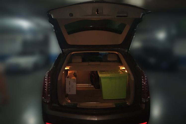 Used Cadillac SRX 2011 3.0L Luxury Model Trunk