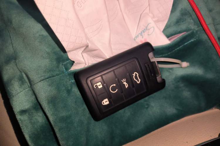Used Cadillac SRX 2011 3.0L Flagship Edition Vehicle Key