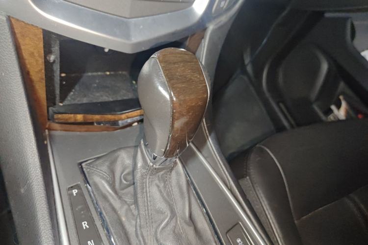 Used Cadillac SRX 2011 3.0L Flagship Edition Gear Lever