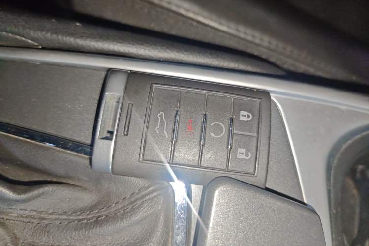 Used Cadillac SRX 2011 3.0L Flagship Edition Interior 1