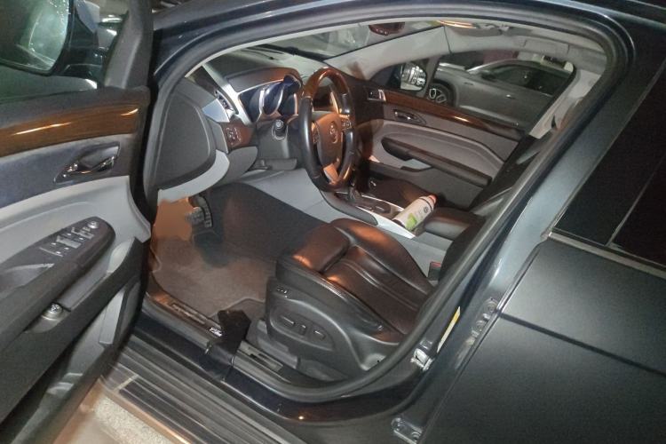 Used Cadillac SRX 2011 3.0L Flagship Edition Interior 3