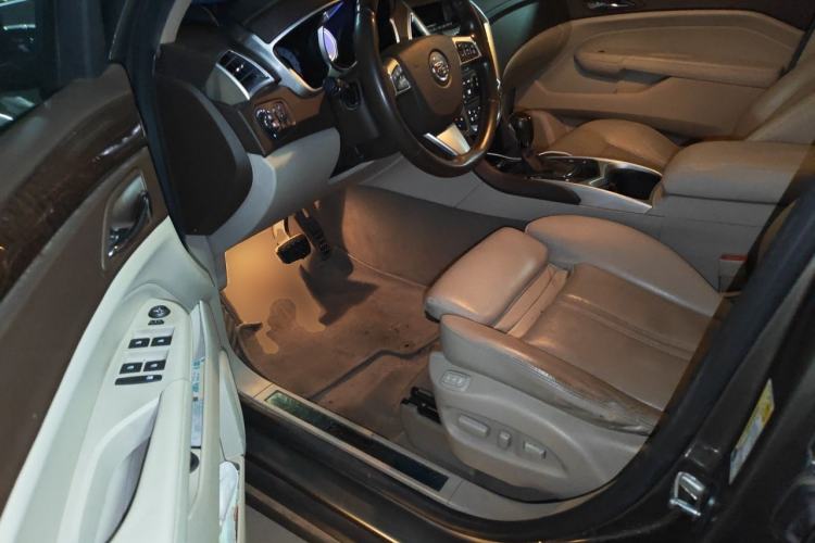 Used Cadillac SRX 2011 3.0L Luxury Model Driver Seat