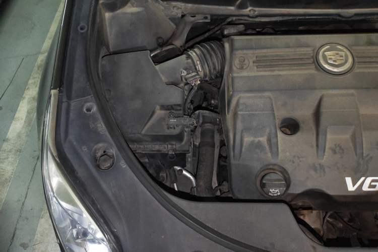 Used Cadillac SRX 2011 3.0L Luxury Model Engine Bay Right