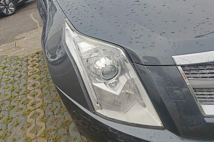 Used Cadillac SRX 2011 3.0L Flagship Edition Right Front Headlight
