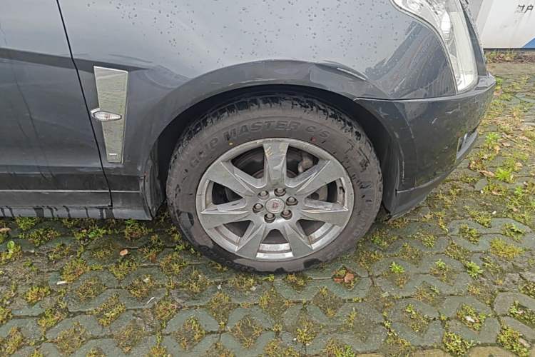 Used Cadillac SRX 2011 3.0L Flagship Edition Right Front Wheel Hub
