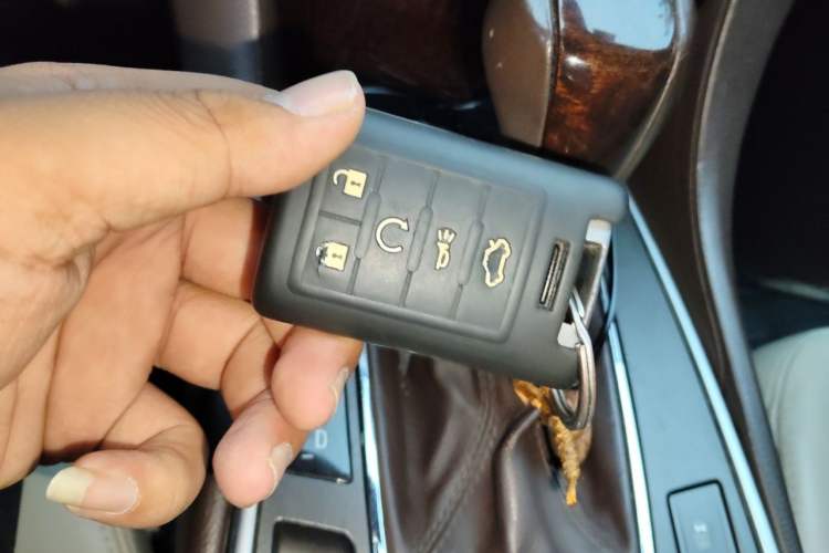 Used Cadillac SRX 2011 3.0L Flagship Edition Vehicle Key