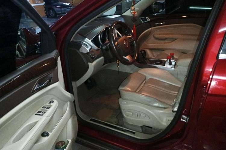 Used Cadillac SRX 2011 3.0L Luxury Model Driver Seat