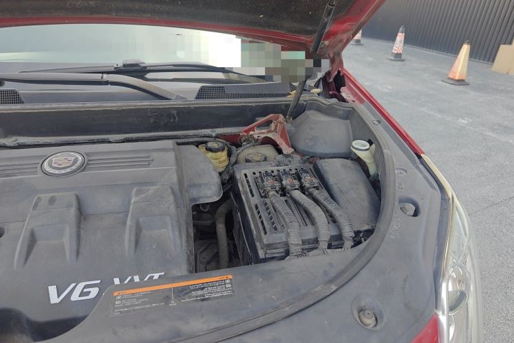 Used Cadillac SRX 2011 3.0L Flagship Edition Engine Bay Left