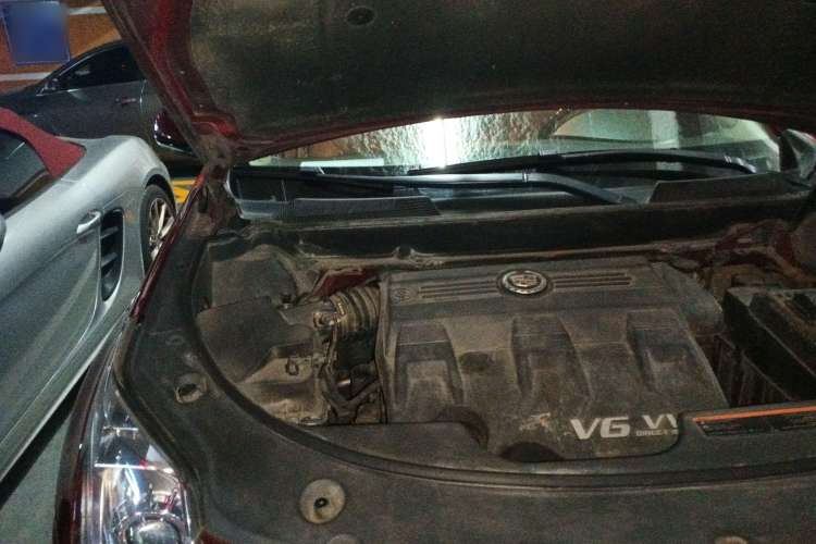 Used Cadillac SRX 2011 3.0L Luxury Model Engine Bay Right