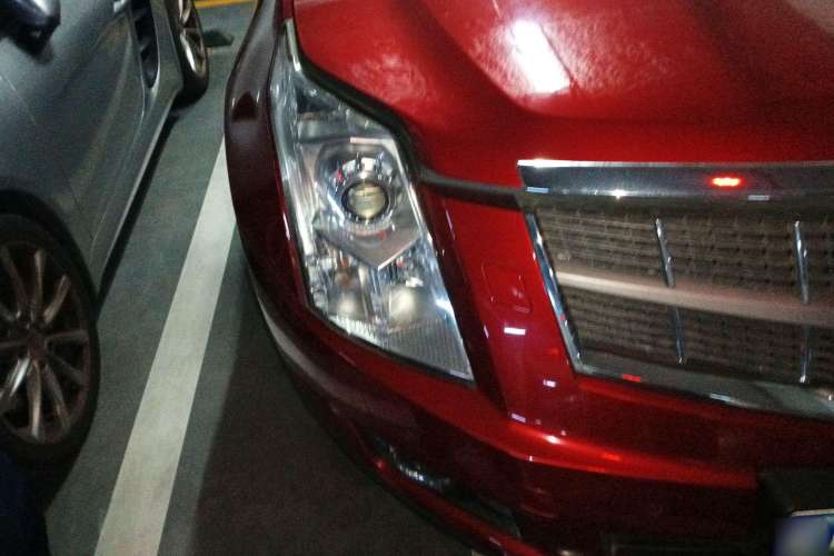 Used Cadillac SRX 2011 3.0L Luxury Model Right Front Headlight