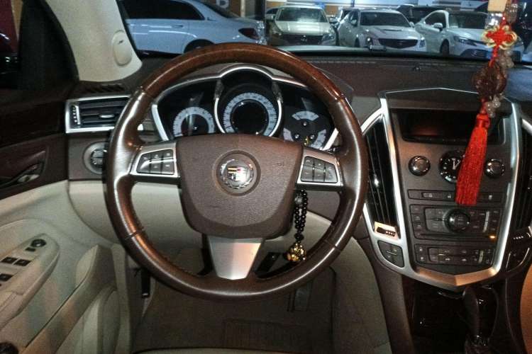 Used Cadillac SRX 2011 3.0L Luxury Model Steering Wheel