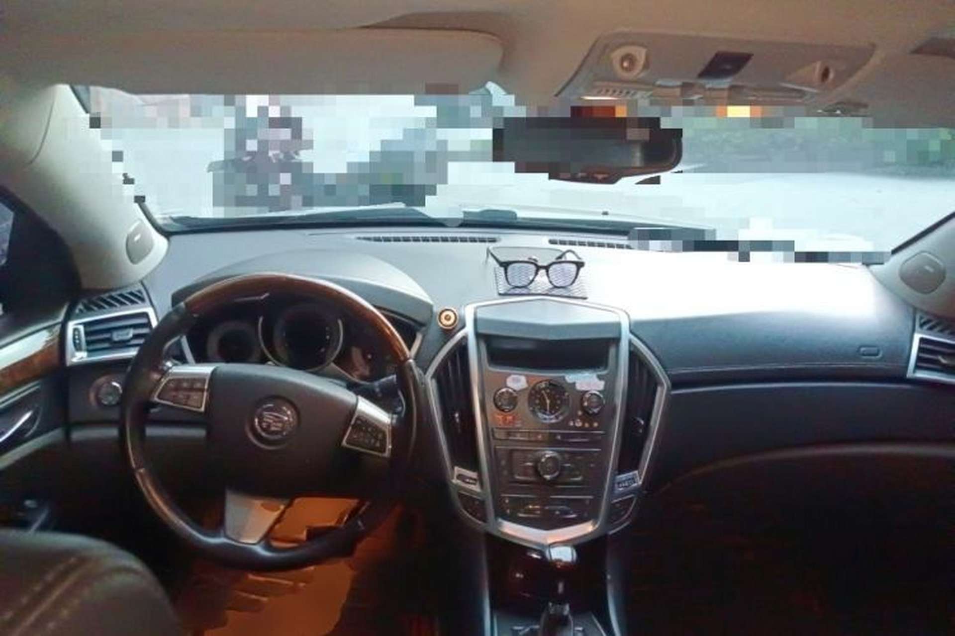 Used Cadillac SRX 2011 3.0L Flagship Edition Center Console
