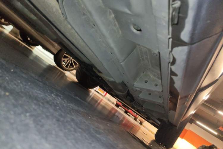 Used Cadillac SRX 2011 3.0L Luxury Model Chassis Rear Right