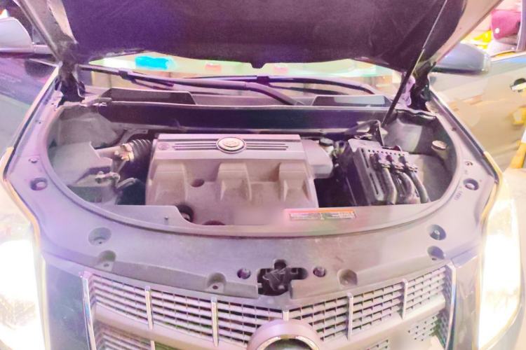 Used Cadillac SRX 2011 3.0L Flagship Edition Engine Bay