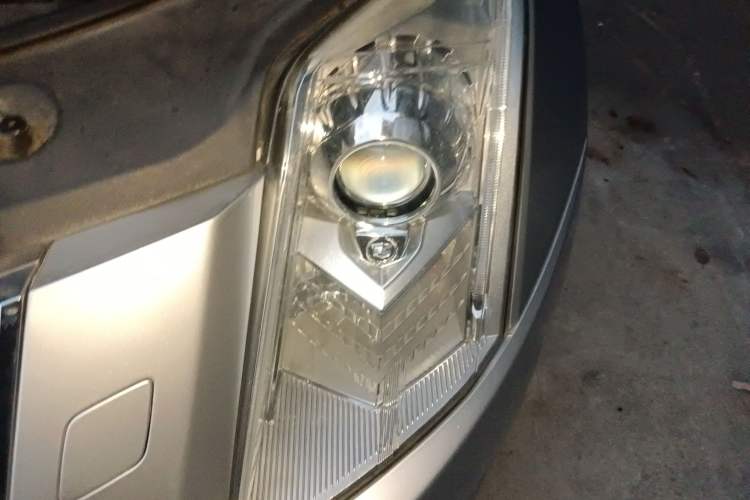 Used Cadillac SRX 2011 3.0L Flagship Edition Engine Bay Left