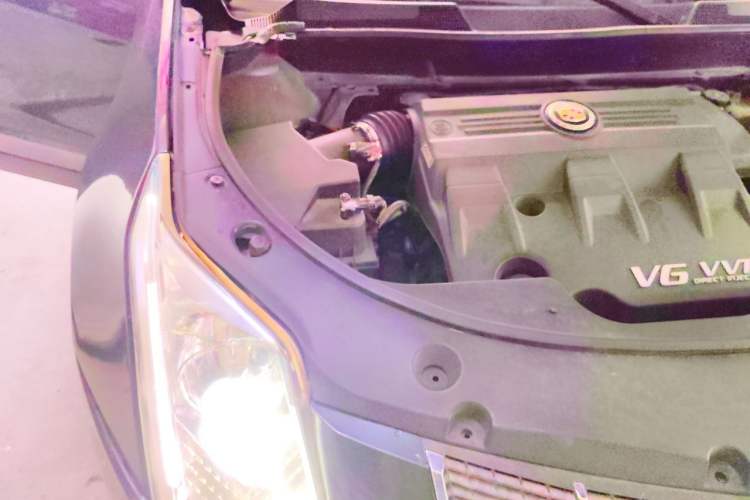 Used Cadillac SRX 2011 3.0L Flagship Edition Engine Bay Right