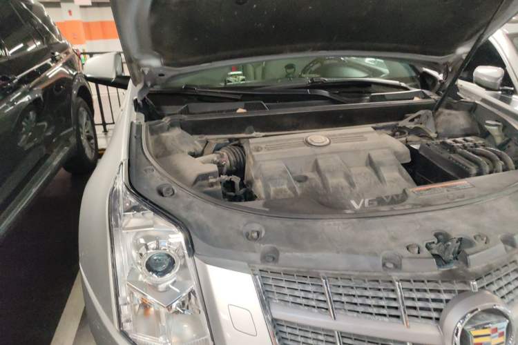 Used Cadillac SRX 2011 3.0L Luxury Model Engine Bay Right