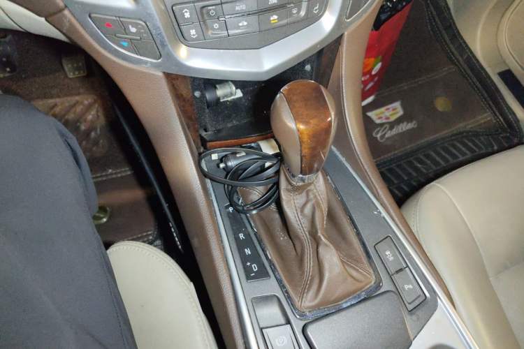 Used Cadillac SRX 2011 3.0L Luxury Model Gear Lever