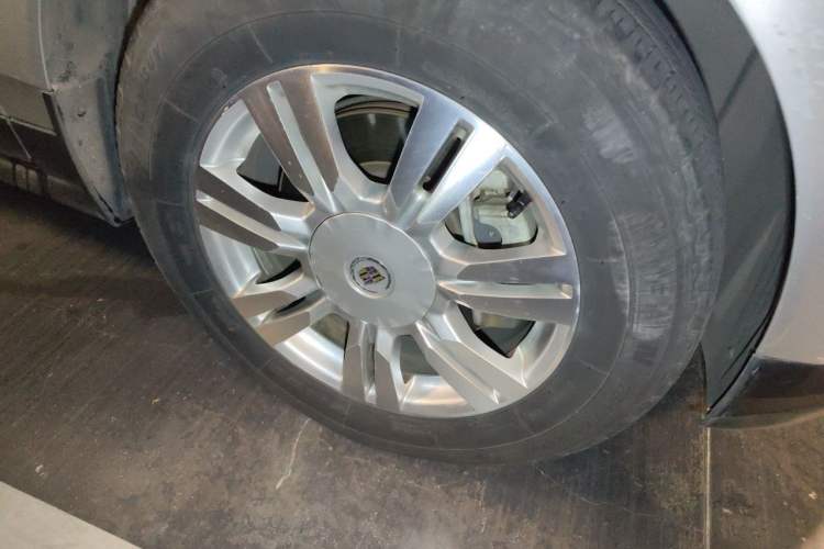 Used Cadillac SRX 2011 3.0L Luxury Model Right Front Wheel Hub