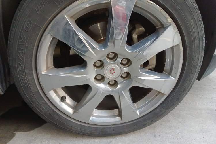 Used Cadillac SRX 2011 3.0L Flagship Edition Right Front Wheel Hub