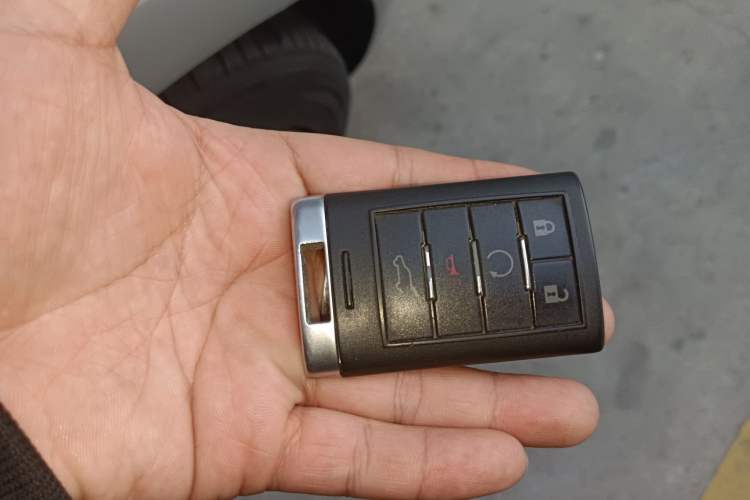 Used Cadillac SRX 2011 3.0L Flagship Edition Vehicle Key