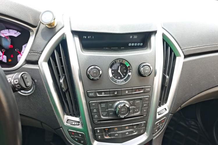 Used Cadillac SRX 2011 3.0L Flagship Edition Audio And AC Panel
