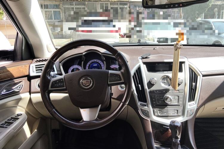 Used Cadillac SRX 2011 3.0L Luxury Model Center Console