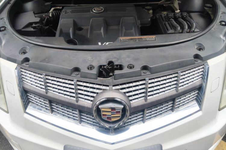 Used Cadillac SRX 2011 3.0L Flagship Edition Engine Bay