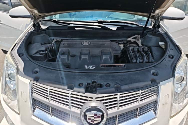 Used Cadillac SRX 2011 3.0L Flagship Edition Engine Bay