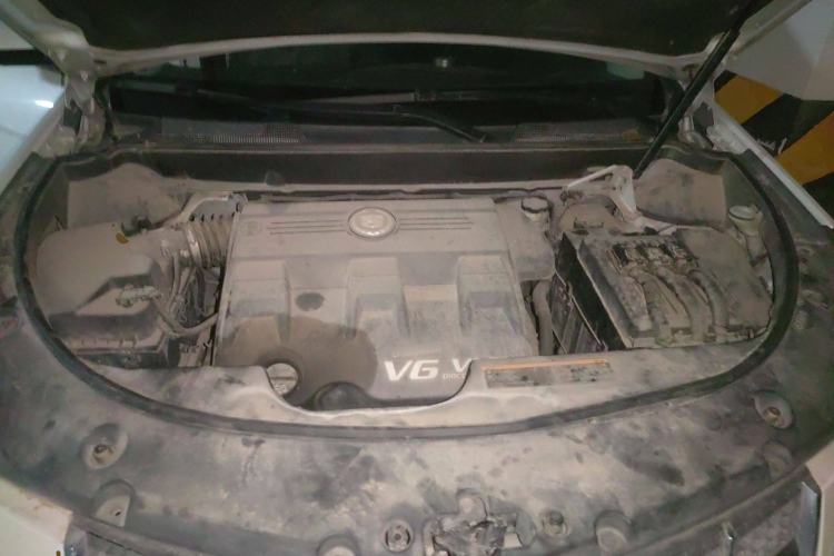 Used Cadillac SRX 2011 3.0L Flagship Edition Engine Bay