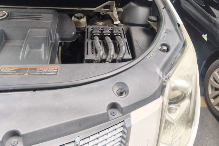 Used Cadillac SRX 2011 3.0L Flagship Edition Engine Bay Left