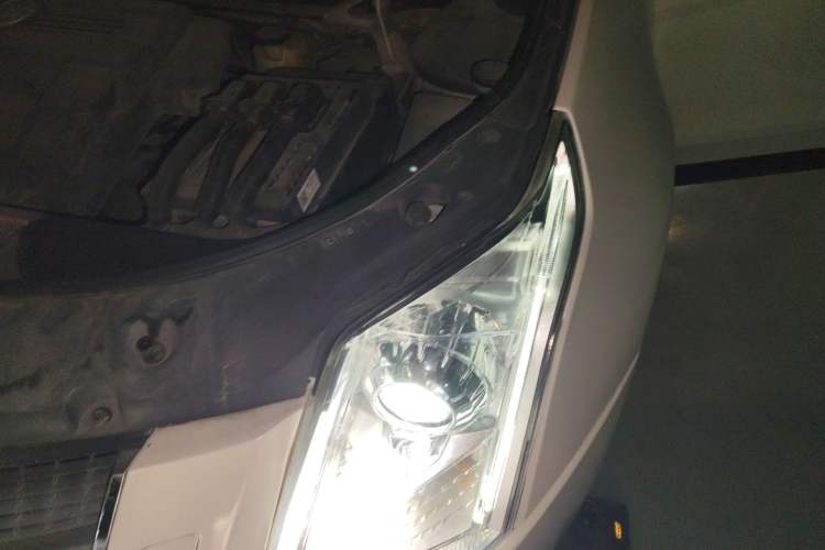 Used Cadillac SRX 2011 3.0L Flagship Edition Engine Bay Left