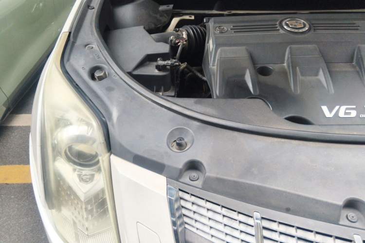 Used Cadillac SRX 2011 3.0L Flagship Edition Engine Bay Right