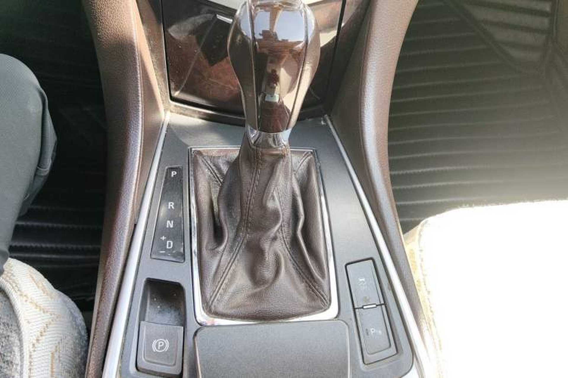 Used Cadillac SRX 2011 3.0L Luxury Model Gear Lever