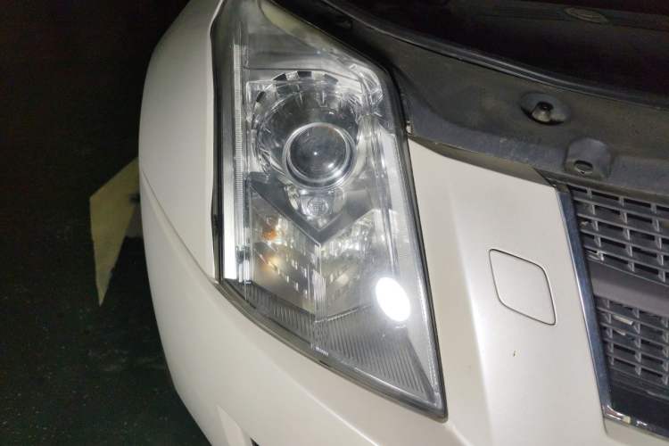 Used Cadillac SRX 2011 3.0L Flagship Edition Right Front Headlight