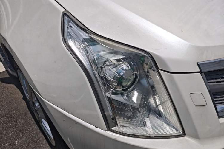 Used Cadillac SRX 2011 3.0L Flagship Edition Right Front Headlight