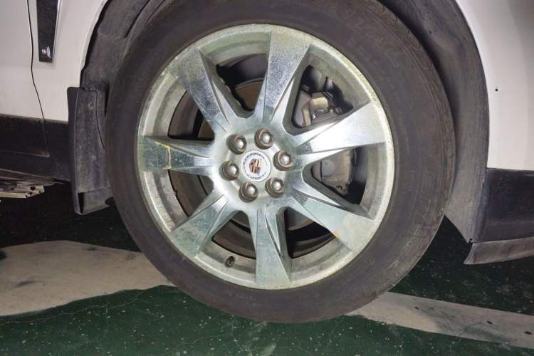 Used Cadillac SRX 2011 3.0L Flagship Edition Right Front Wheel Hub