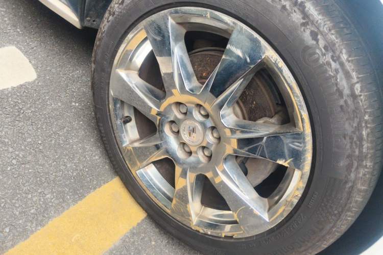 Used Cadillac SRX 2011 3.0L Flagship Edition Right Front Wheel Hub